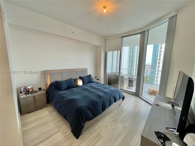 1-bedroom condo for sale in Miami - 851 NE 1st Ave 2605 - MondialRealty