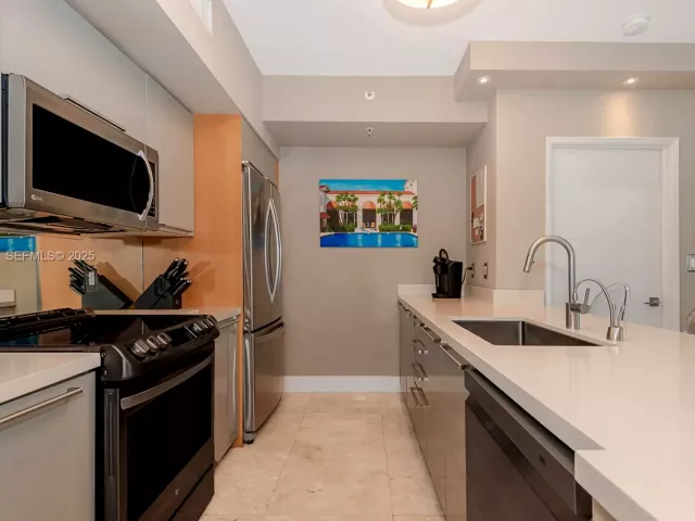 2-bedroom condo for rent in Sunny Isles Beach - 17555 E Atlantic Blvd 1005 - MondialRealty