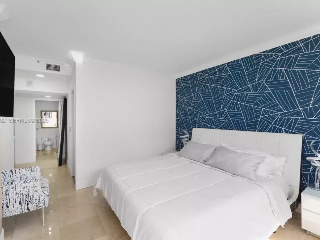 2-bedroom condo for sale in Miami - 520 Brickell Key Dr A1207 - MondialRealty