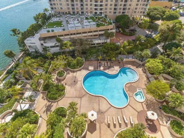 2-bedroom condo for sale in Miami - 520 Brickell Key Dr A1207 - MondialRealty