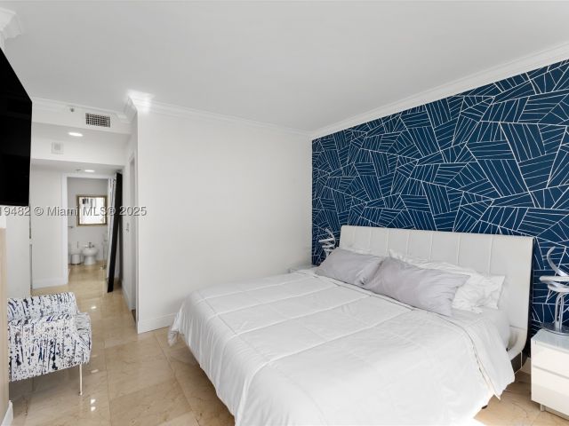 2-bedroom condo for sale in Miami - 520 Brickell Key Dr A1207 - MondialRealty