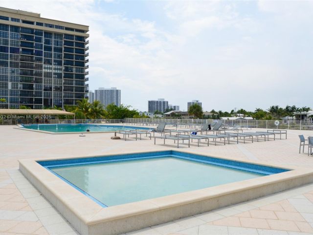 Apartment for rent  Unit #17H - photo 7430356