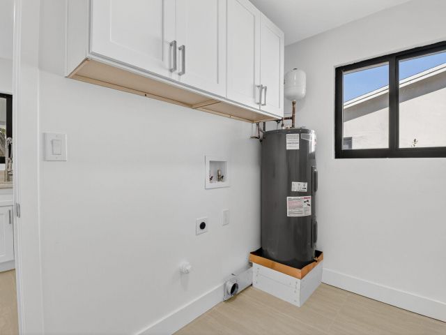 Home for sale at 122 SW 9th Avenue - photo 6829580