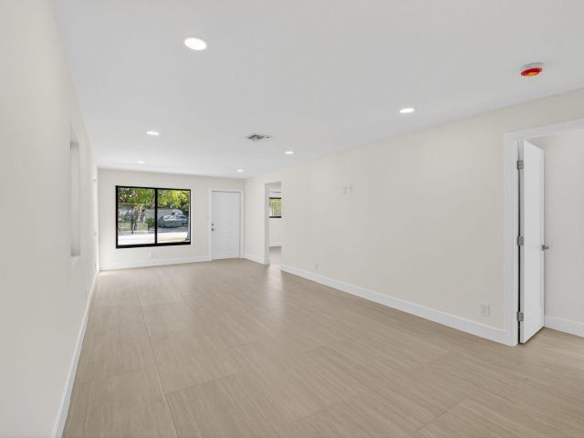 Home for sale at 122 SW 9th Avenue - photo 6829587