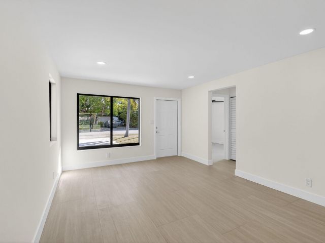 Home for sale at 122 SW 9th Avenue - photo 6829591