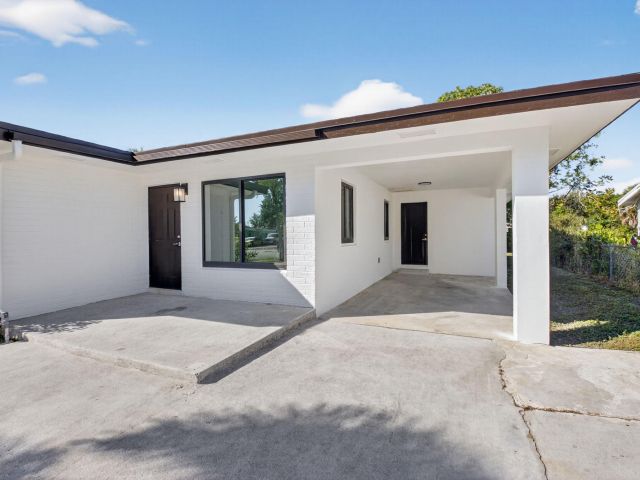 Home for sale at 122 SW 9th Avenue - photo 6829593