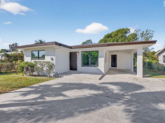 Home for sale at 122 SW 9th Avenue - photo 6829596