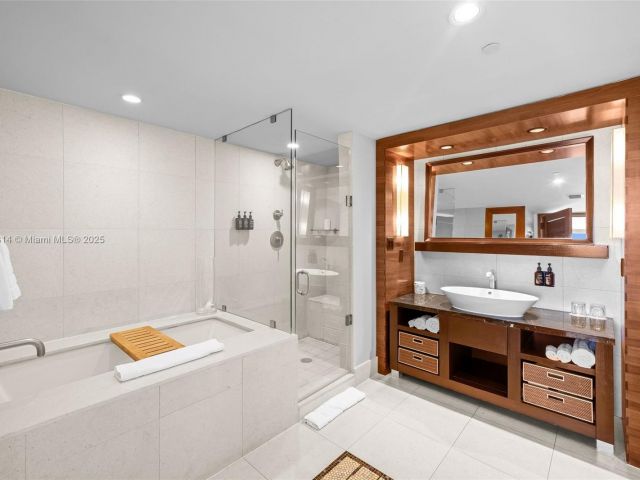 Apartment for sale  Unit #822(Door#) 805 (Legal#) - photo 6832311