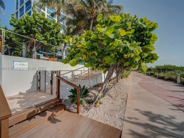 2-bedroom condo for sale in Miami Beach - 6801 Collins Ave 822(Door#) 805 (Legal#) - MondialRealty