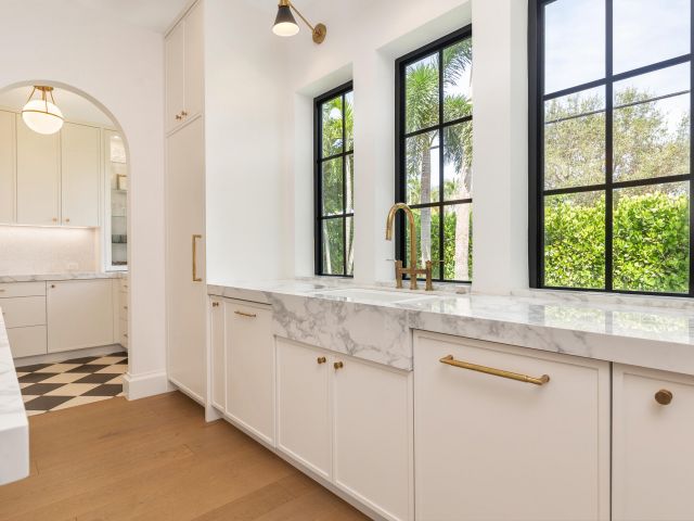 Home for sale at 302 E Lakewood Road - photo 6853861