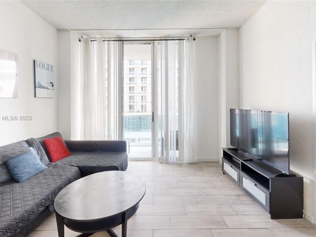 Apartment for rent  Unit #PH7 - photo 7433664