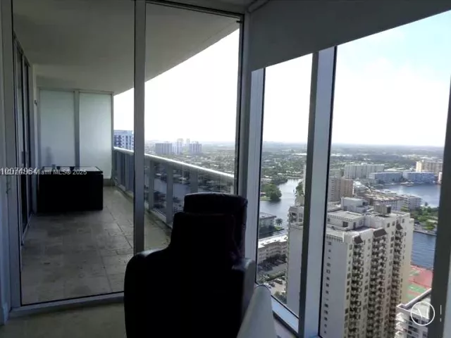 3-bedroom condo for rent in Hallandale Beach - 1850 S Ocean Dr 3107 - MondialRealty
