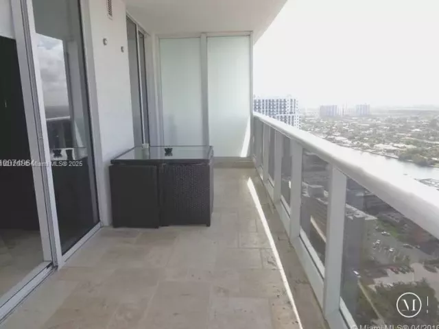 3-bedroom condo for rent in Hallandale Beach - 1850 S Ocean Dr 3107 - MondialRealty