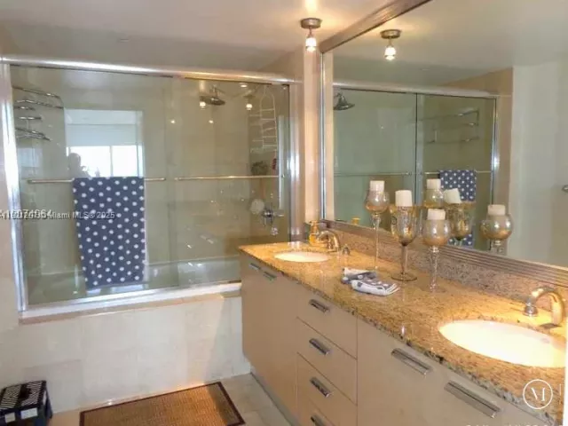 3-bedroom condo for rent in Hallandale Beach - 1850 S Ocean Dr 3107 - MondialRealty