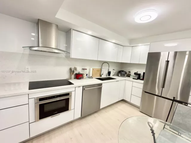 2-bedroom condo for rent in Hallandale Beach - 3140 S Ocean Dr 512 - MondialRealty