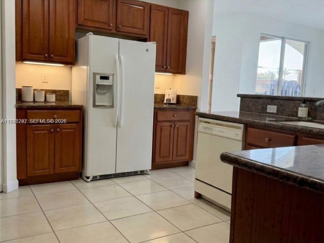 Home for rent at 11541 NW 68th Ter 11541 - photo 7485198