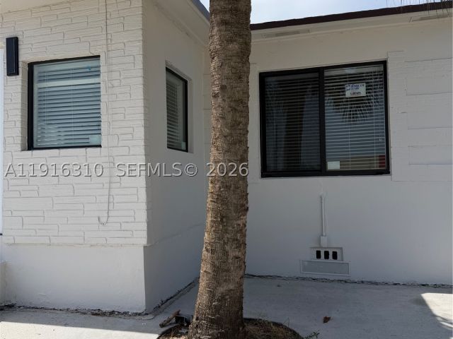 2-bedroom home for sale in Hallandale Beach - 107 W Pembroke Rd - MondialRealty