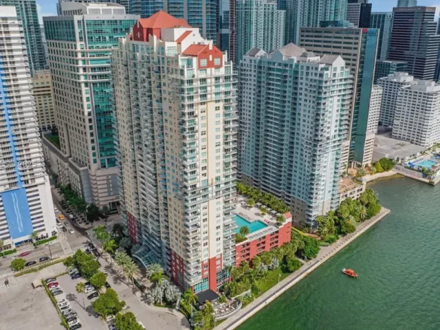 2-bedroom condo for sale in Miami - 1155 Brickell Bay Dr 2203 - MondialRealty
