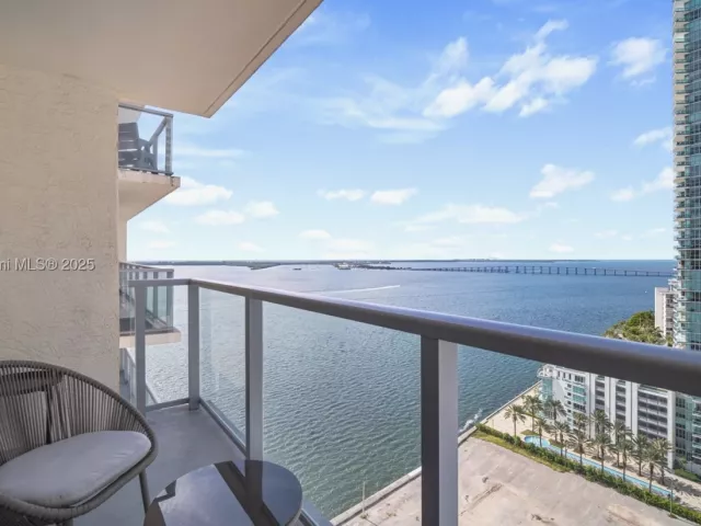 2-bedroom condo for sale in Miami - 1155 Brickell Bay Dr 2203 - MondialRealty