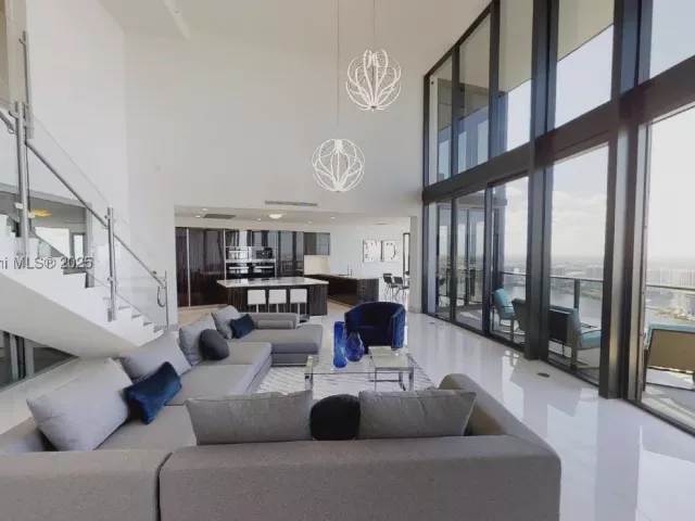 3-bedroom condo for sale in Sunny Isles Beach - 18555 COLLINS AVE 4804 - MondialRealty
