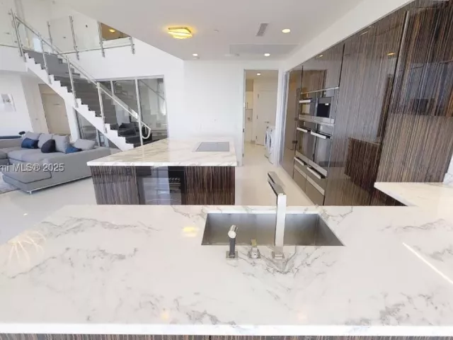 3-bedroom condo for sale in Sunny Isles Beach - 18555 COLLINS AVE 4804 - MondialRealty