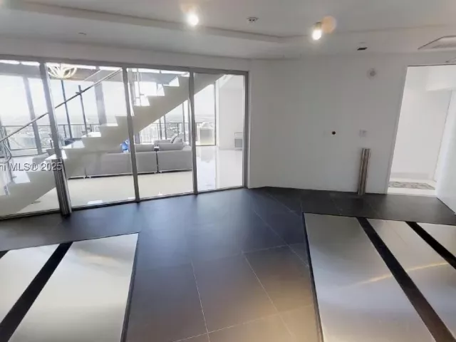 3-bedroom condo for sale in Sunny Isles Beach - 18555 COLLINS AVE 4804 - MondialRealty