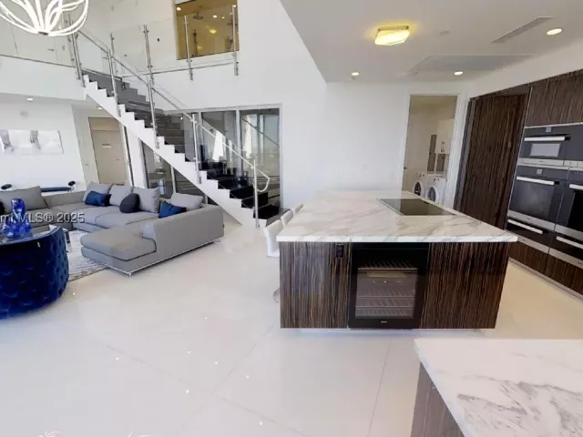 3-bedroom condo for sale in Sunny Isles Beach - 18555 COLLINS AVE 4804 - MondialRealty