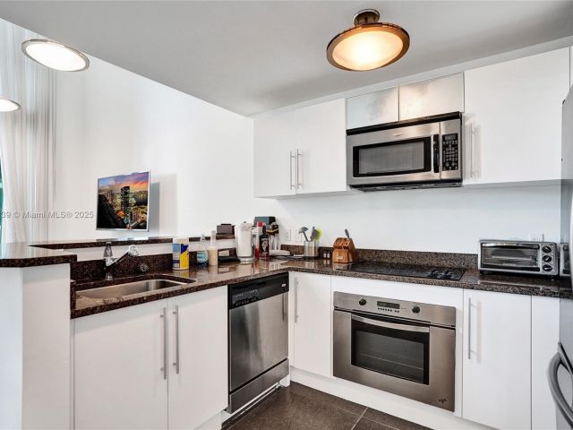 Apartment for sale  Unit #L-1206 - photo 7437227