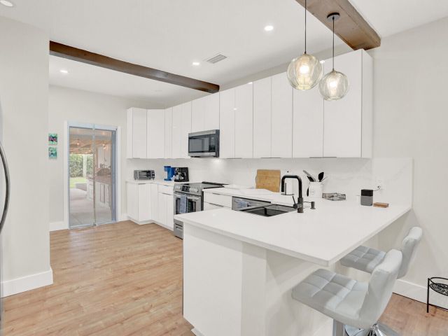 Home for rent at 727 S Fernwood Drive S - photo 6834473