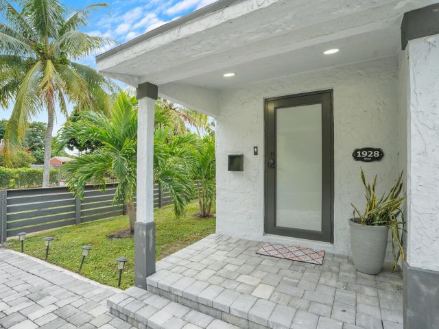 Home for rent at 727 S Fernwood Drive S - photo 6834483