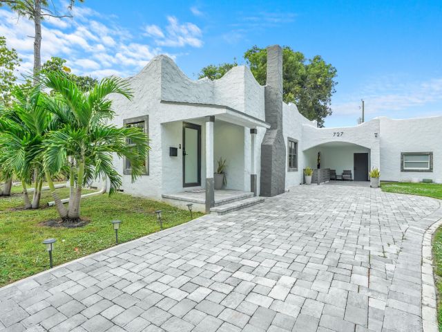 Home for rent at 727 S Fernwood Drive S - photo 6834484