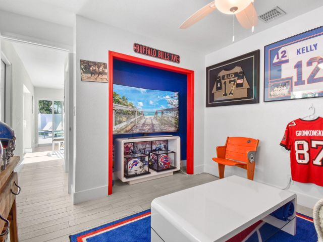 Home for sale at 912 SE 15th Court - photo 6848286