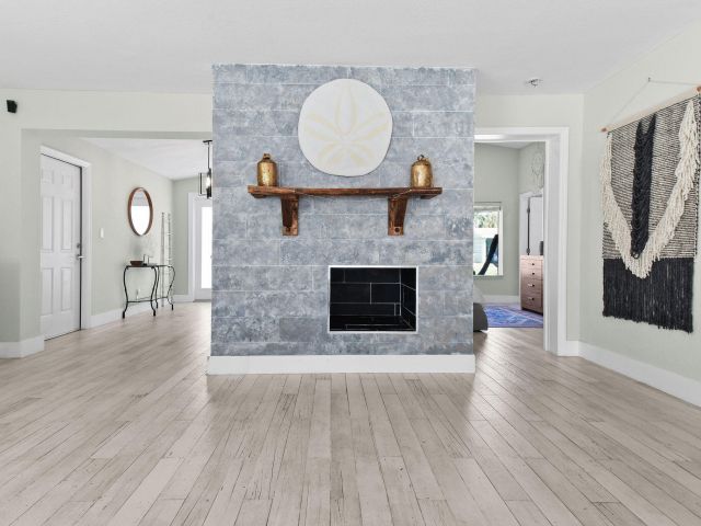 Home for sale at 912 SE 15th Court - photo 6848296