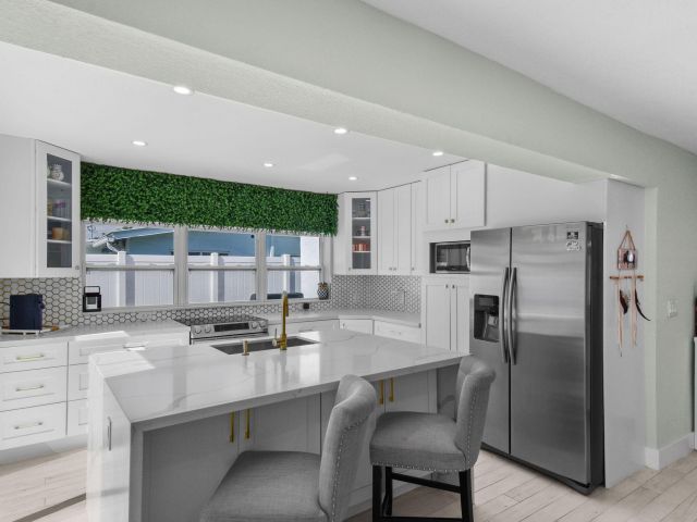 Home for sale at 912 SE 15th Court - photo 6848299