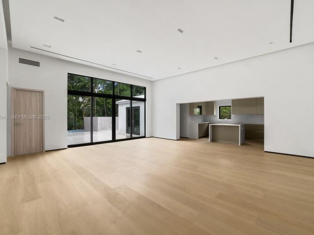 Home for sale at 1520 W 22nd St - photo 7521215