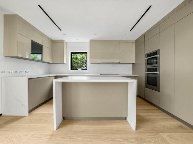 Home for sale at 1520 W 22nd St - photo 7521217