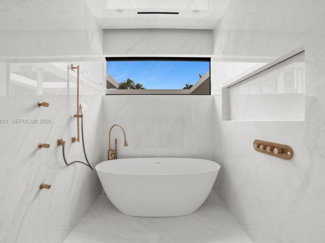 Home for sale at 1520 W 22nd St - photo 7521221