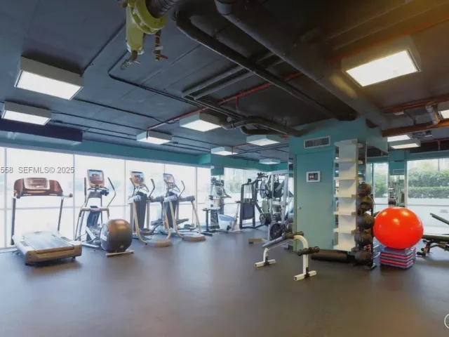 2-bedroom condo for sale in Miami Beach - 650 West Ave 2801 - MondialRealty