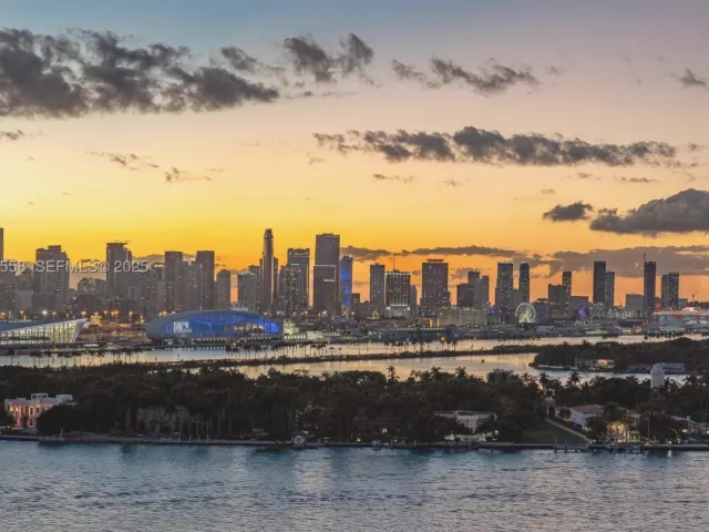 2-bedroom condo for sale in Miami Beach - 650 West Ave 2801 - MondialRealty