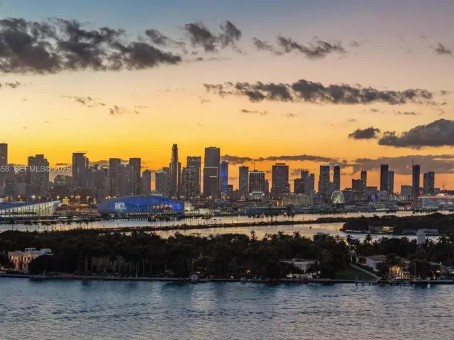 2-bedroom condo for sale in Miami Beach - 650 West Ave 2801 - MondialRealty