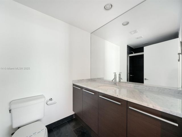 Apartment for rent  Unit #905 - photo 6835771