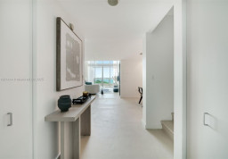 Apartment #905 at 900 Biscayne Bay