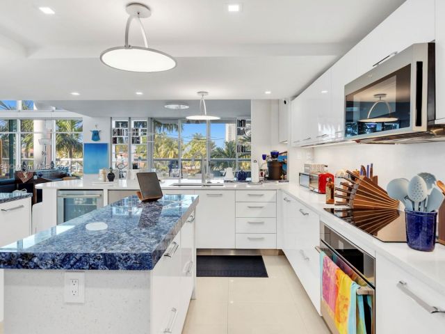 Apartment for sale  Unit #2-301 - photo 6836721