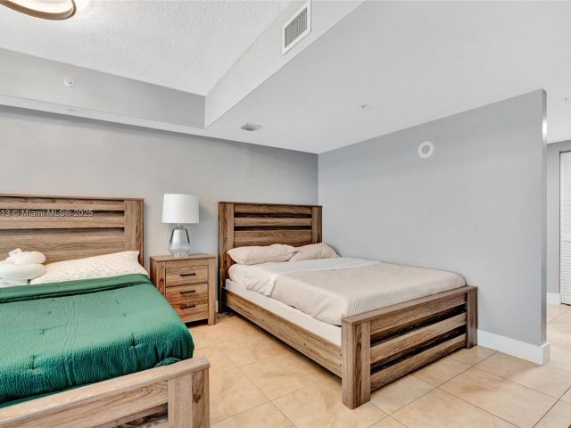 Apartment for sale  Unit #1212 - photo 6836189