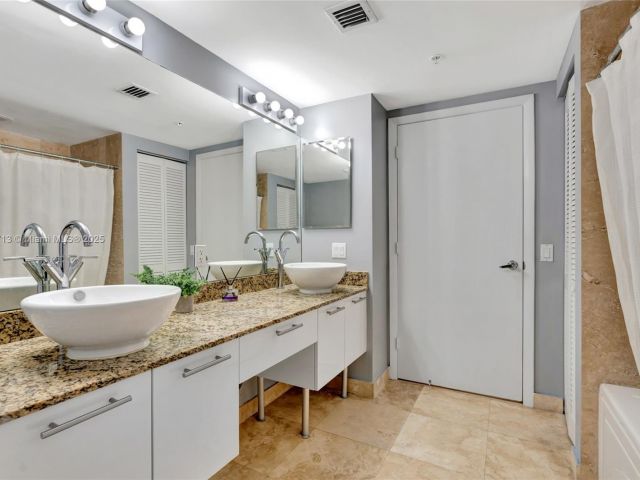 Apartment for sale  Unit #1212 - photo 6836194