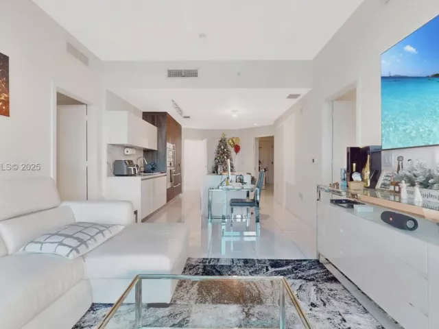 3-bedroom condo for sale in Miami - 851 NE 1st Ave 1508 - MondialRealty