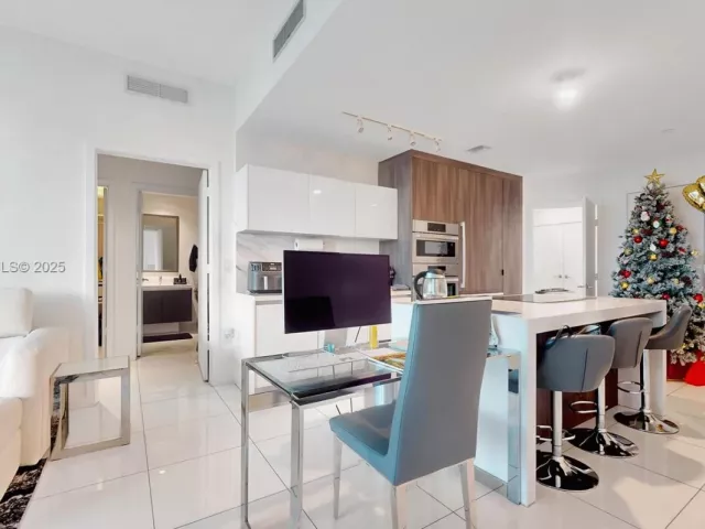 3-bedroom condo for sale in Miami - 851 NE 1st Ave 1508 - MondialRealty