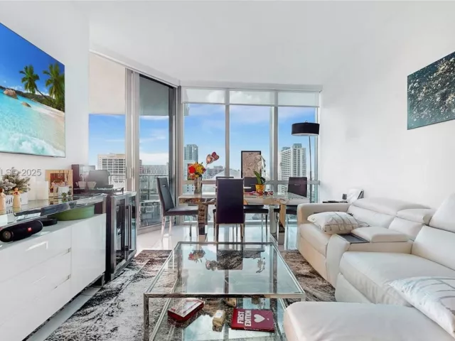 3-bedroom condo for sale in Miami - 851 NE 1st Ave 1508 - MondialRealty