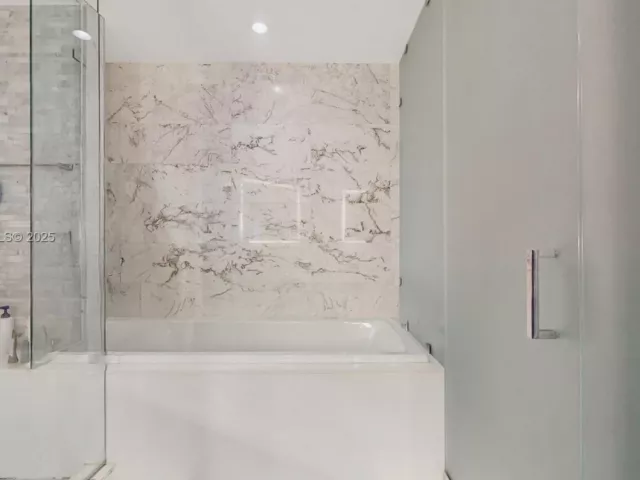 3-bedroom condo for sale in Miami - 851 NE 1st Ave 1508 - MondialRealty