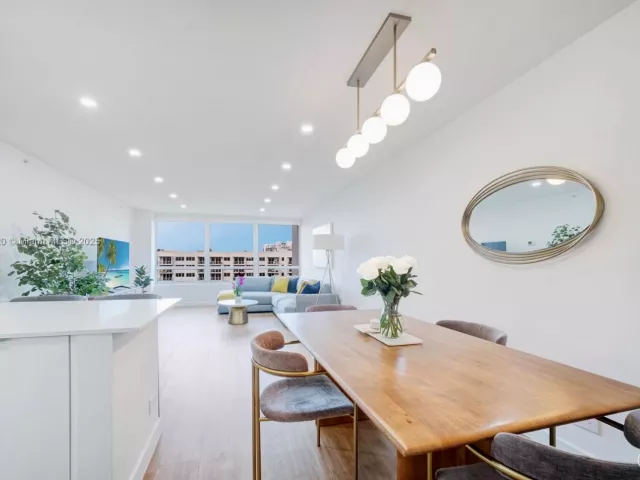 1-bedroom condo for sale in Miami Beach - 1500 Bay Rd 1558S - MondialRealty